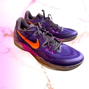 Zoom Kobe Venom 5 Court purple/orange.  Size 13.